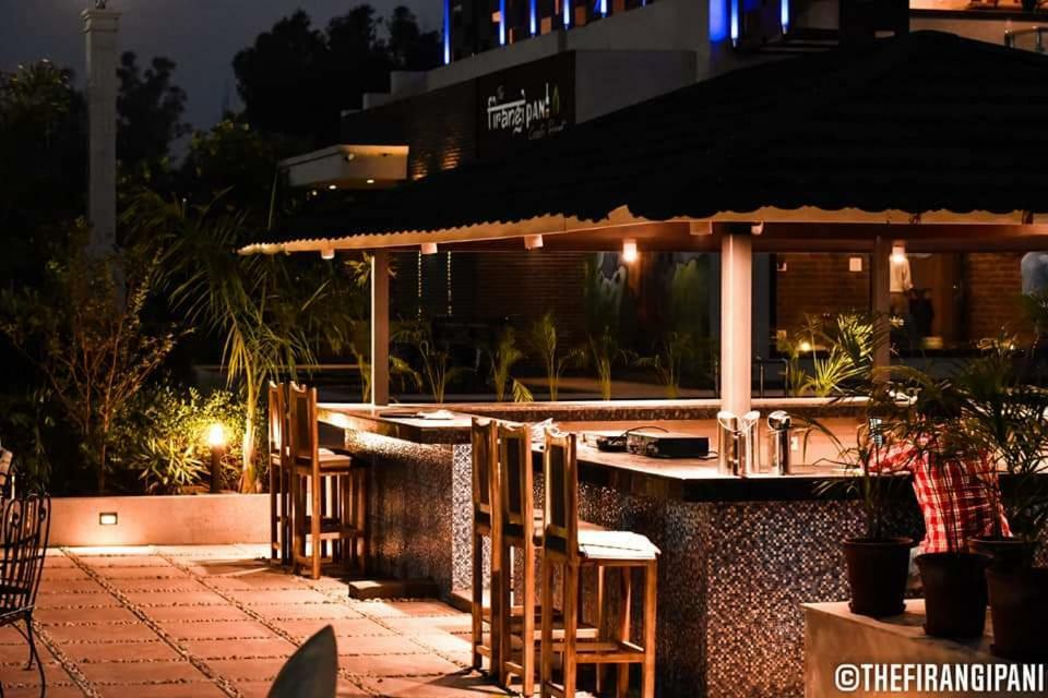 Rājpura The Firangipani Country Resort المظهر الخارجي الصورة