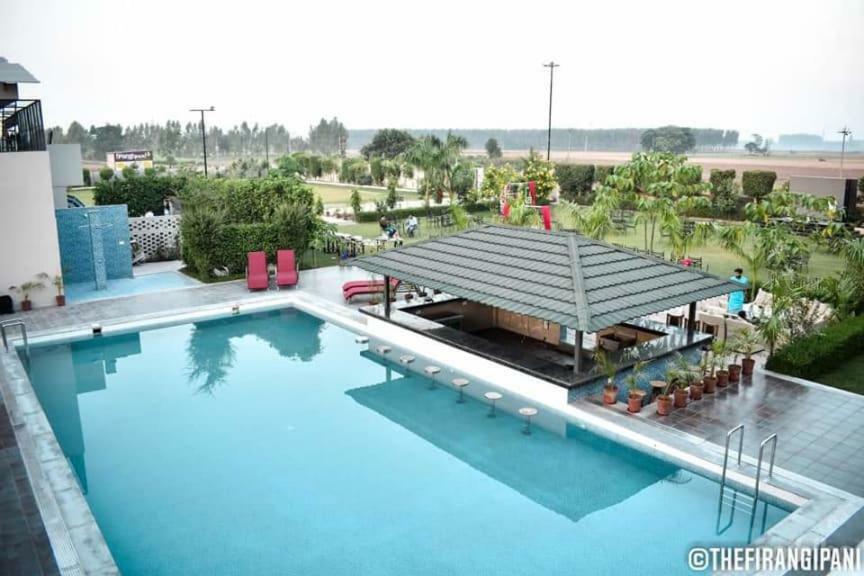 Rājpura The Firangipani Country Resort المظهر الخارجي الصورة